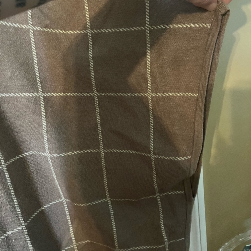 Tahari Zip Up Windowpane Cape Coat. Tan w/ gold hardware, Sz L / XL - Picture 4 of 10